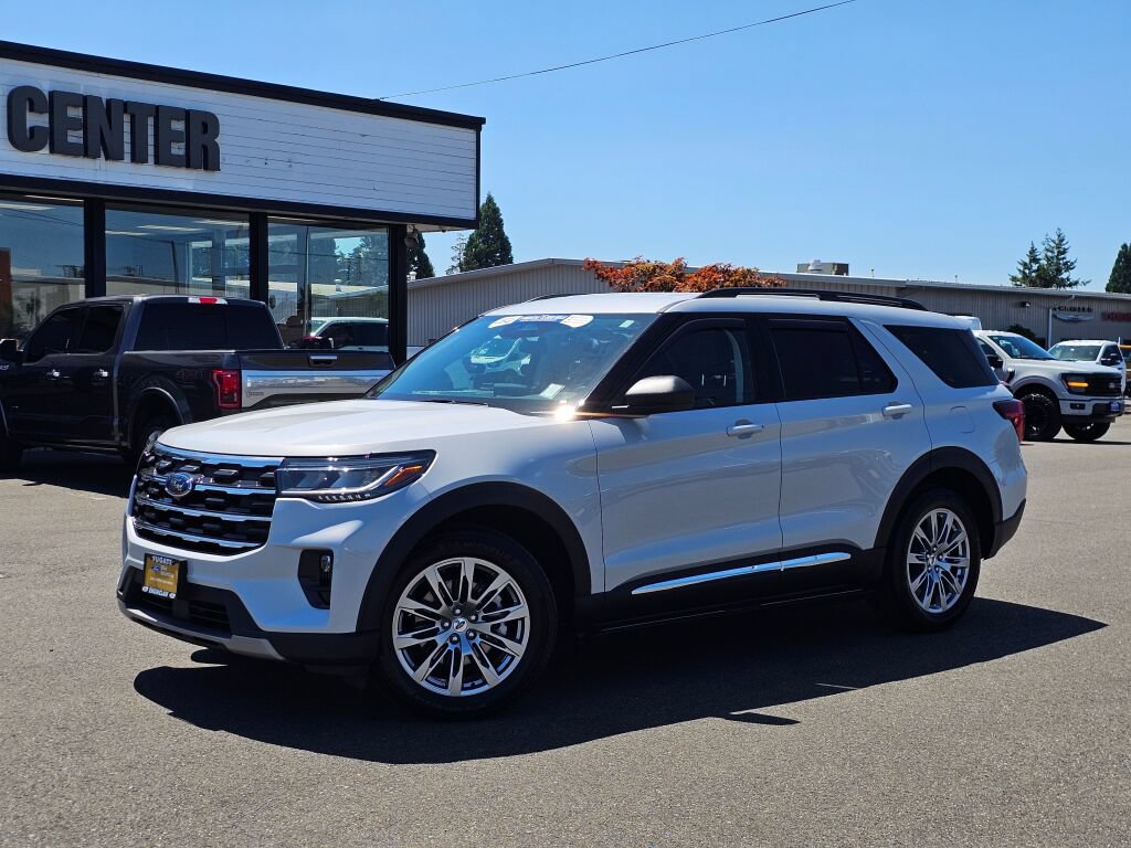 Certified 2025 Ford Explorer Active w/ Active Comfort Package AWD/4WD image 2