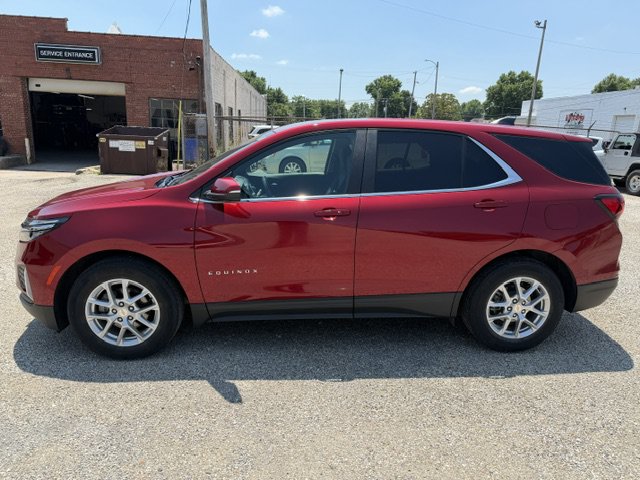 Used 2024 Chevrolet Equinox LT FWD image 2