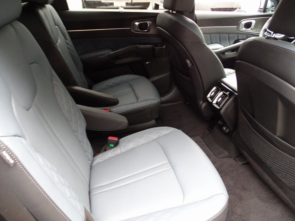 Used 2025 Kia Sorento SX Prestige image 13