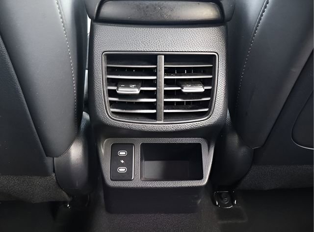 Used 2024 Kia Seltos EX AWD/4WD image 16