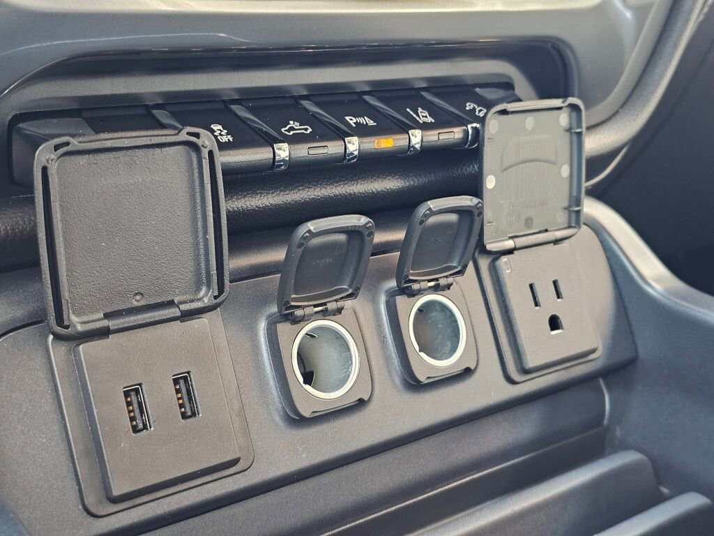 Used 2018 Chevrolet Silverado 3500 LTZ image 35