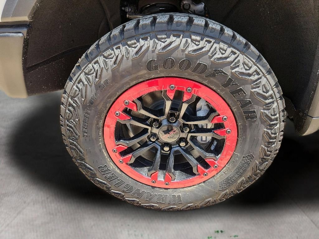 New 2025 GMC Sierra 1500 AT4X AWD/4WD image 9