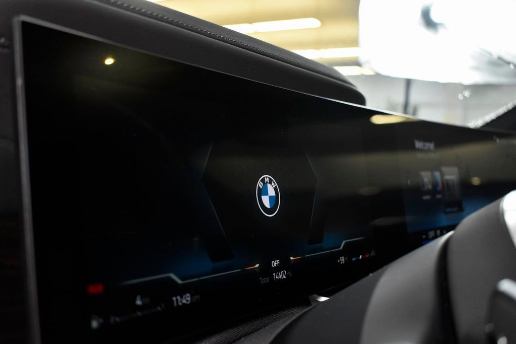 Used 2025 BMW 760i xDrive image 26