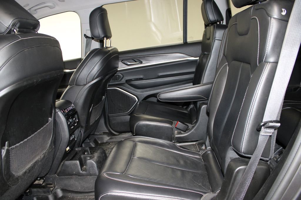 Used 2022 Jeep Grand Cherokee L Limited image 19