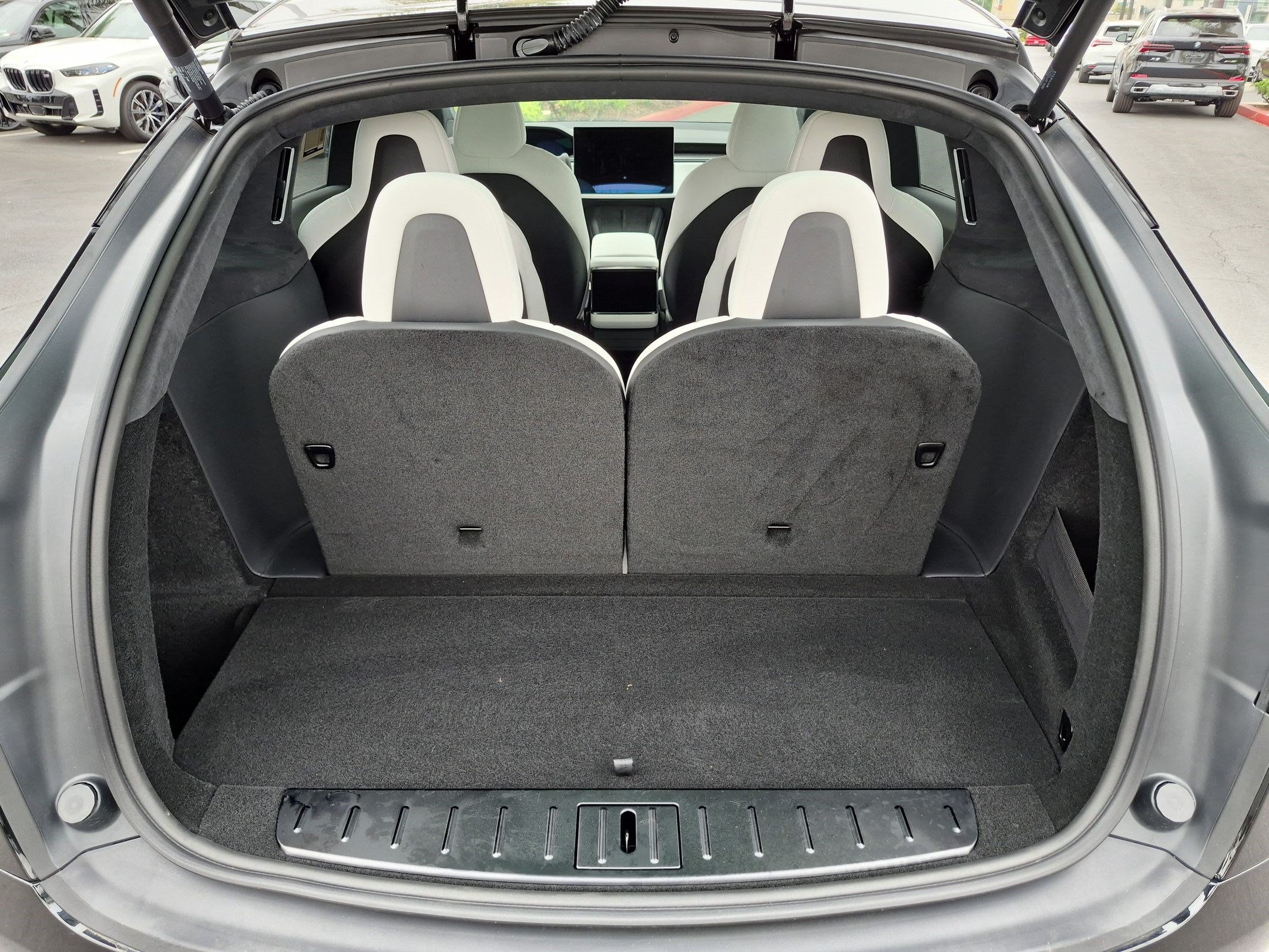 Used 2026 Tesla Model X Plaid AWD/4WD image 33