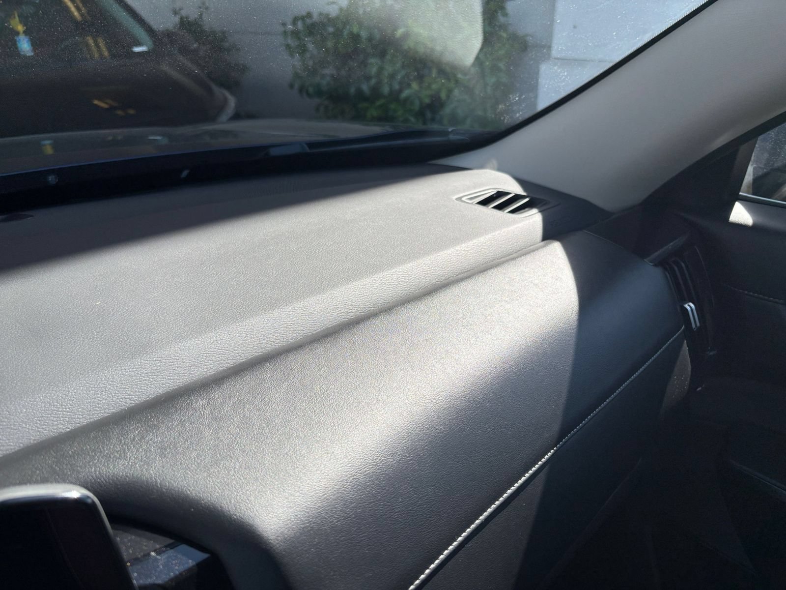 Used 2025 Nissan Pathfinder SV FWD image 37