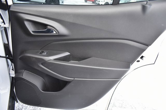 Used 2025 Chevrolet Trax LT w/ LT Convenience Package image 40