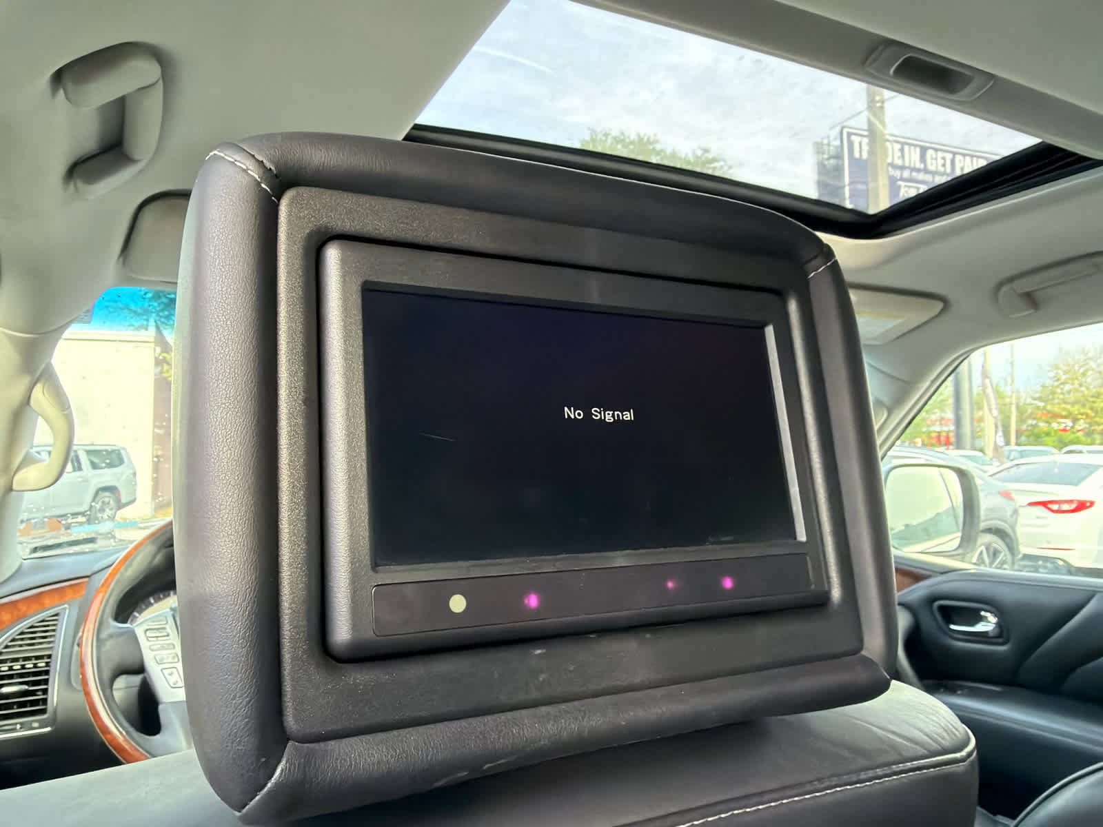 Used 2015 INFINITI QX80 2WD w/ Deluxe Technology Package image 9