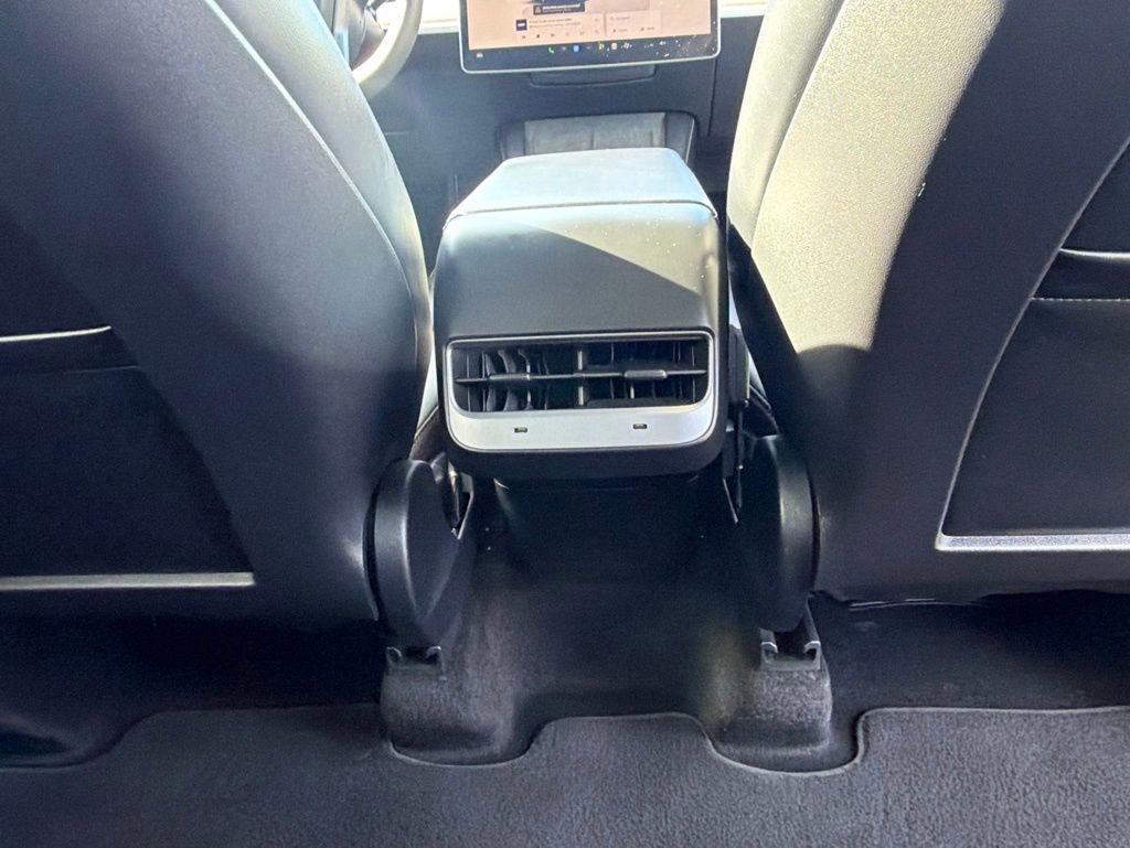 Used 2023 Tesla Model Y Long Range AWD/4WD image 16