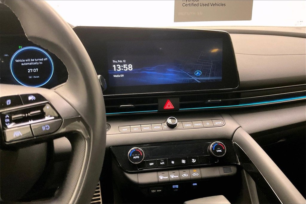 Certified 2025 Hyundai Elantra SEL image 5
