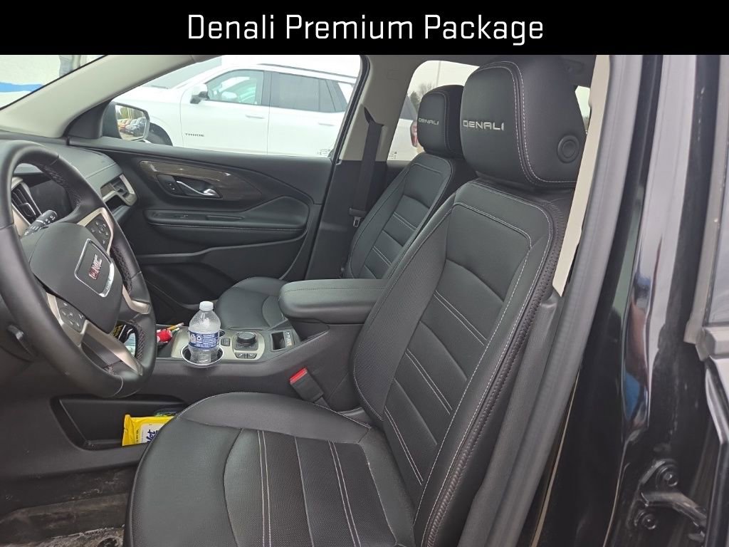 Used 2024 GMC Terrain Denali w/ Black Diamond Edition image 15