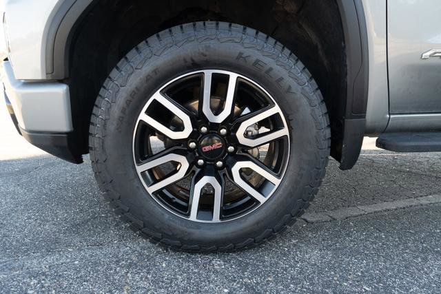 Used 2024 GMC Sierra 1500 AT4 w/ Technology Package image 42