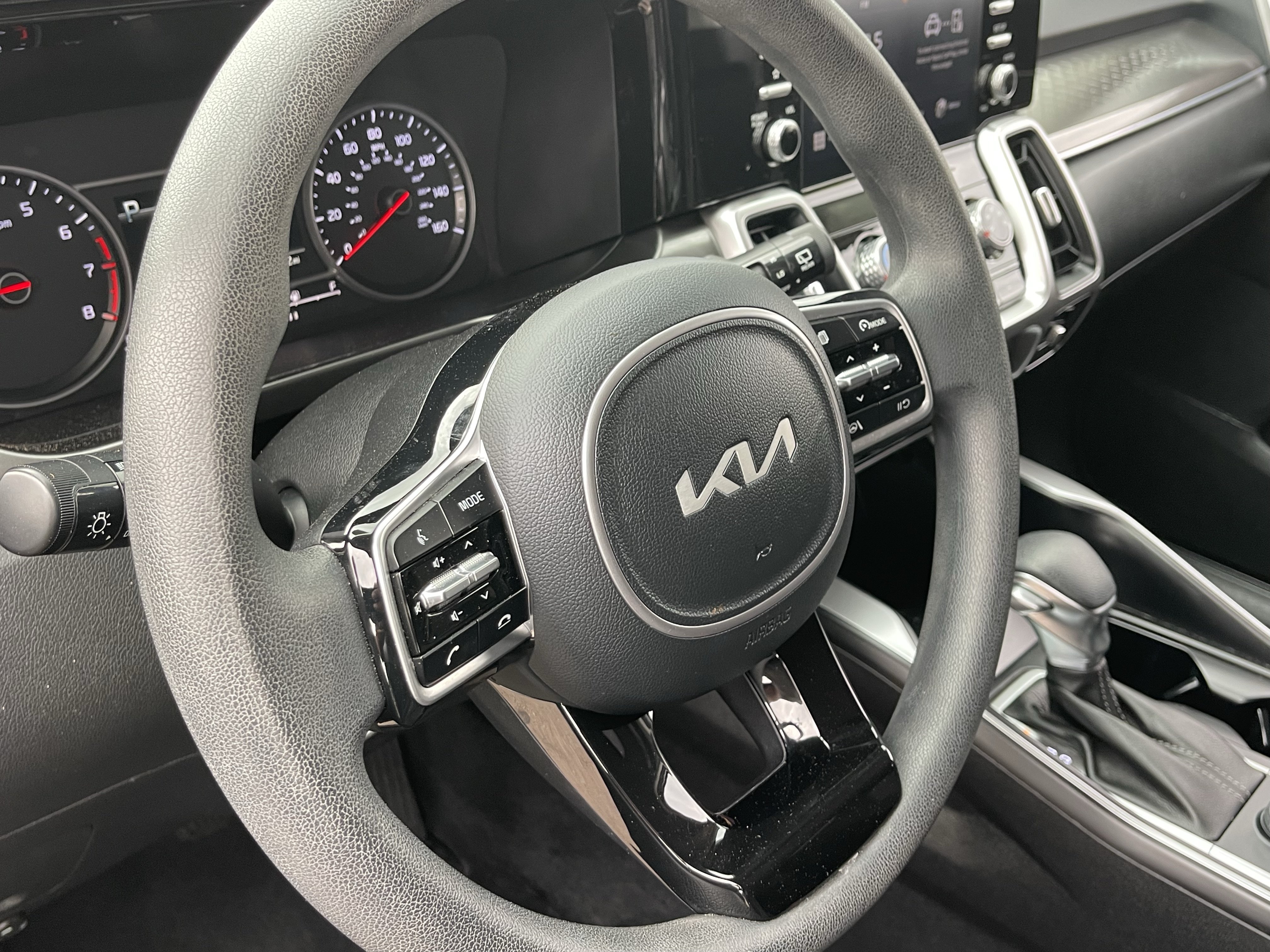 Certified 2022 Kia Sorento LX FWD image 22