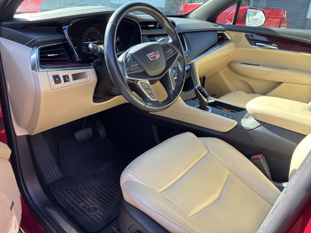 Used 2019 Cadillac XT5 Premium Luxury FWD image 4