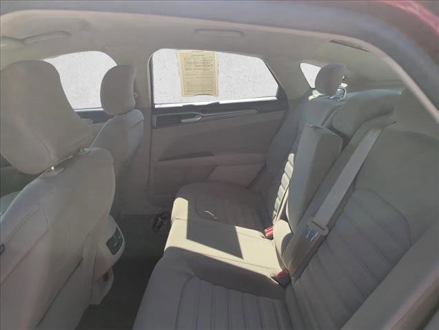 Used 2018 Ford Fusion SE FWD image 17