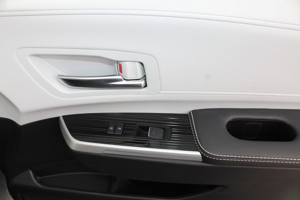 New 2026 Toyota Sienna XSE image 40