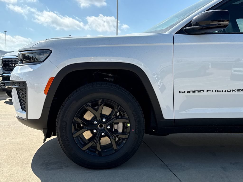 New 2026 Jeep Grand Cherokee L 2WD image 4