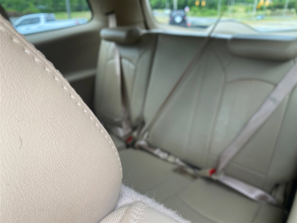 Used 2012 Buick Enclave Premium FWD image 15