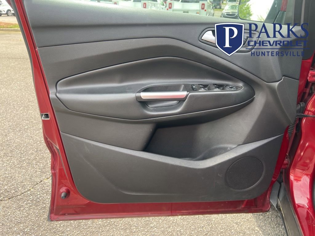 Used 2017 Ford Escape SE w/ SE Cold Weather Package image 17