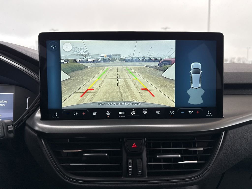 Used 2025 Ford Escape SE image 15