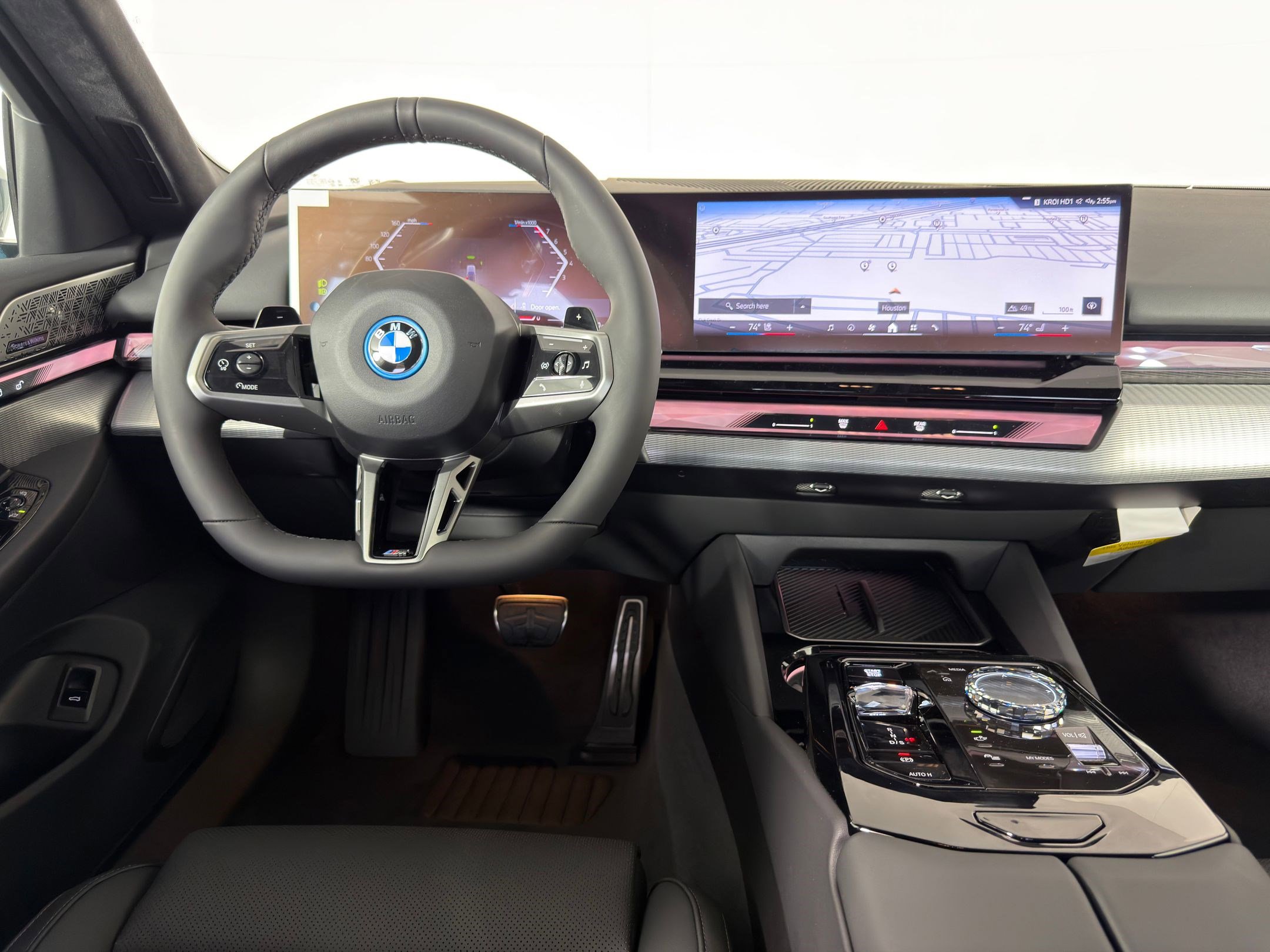 New 2026 BMW 550e xDrive w/ Executive Package image 4