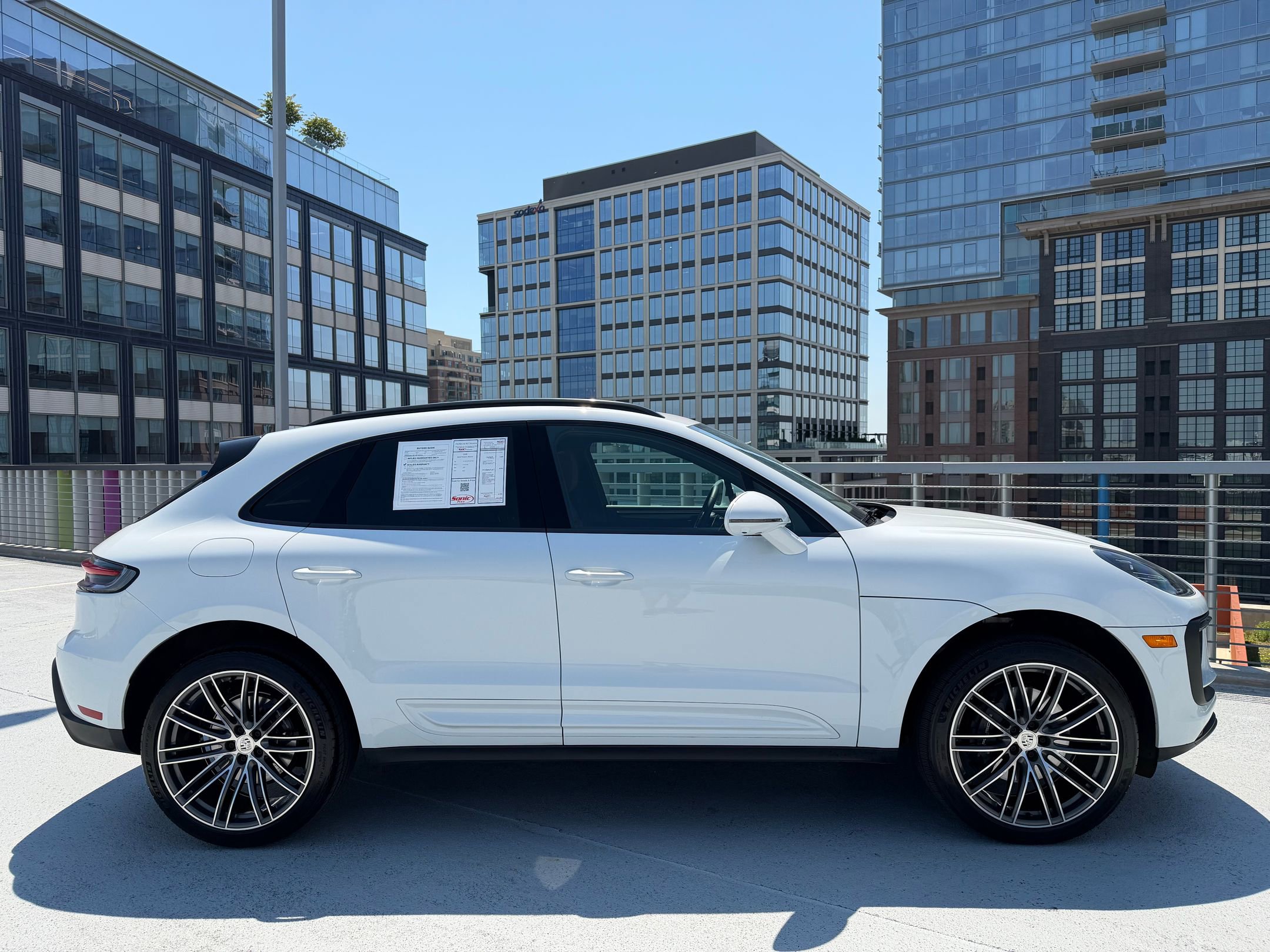 Certified 2026 Porsche Macan AWD/4WD image 8