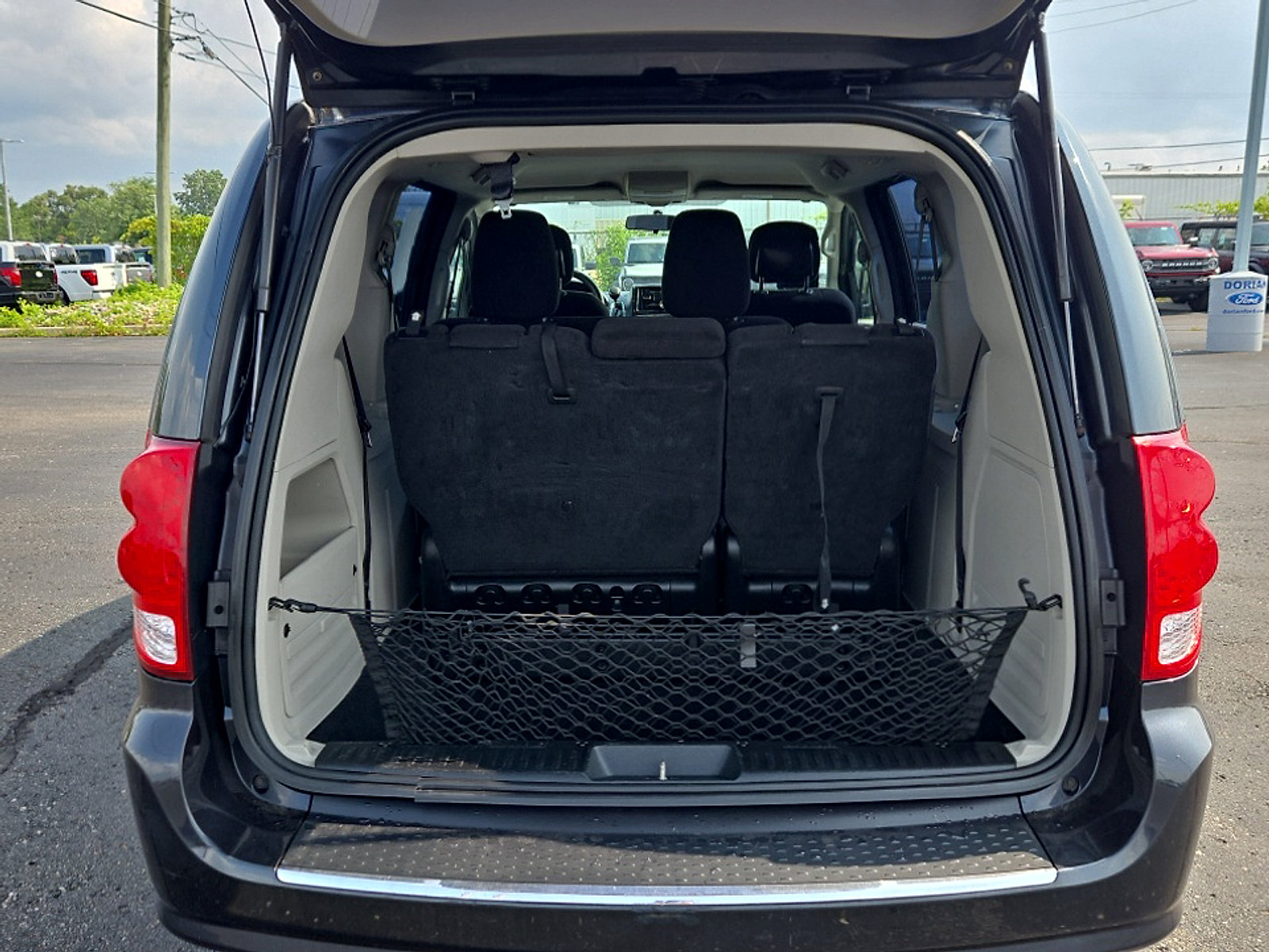 Used 2014 Dodge Grand Caravan American Value Package FWD image 22