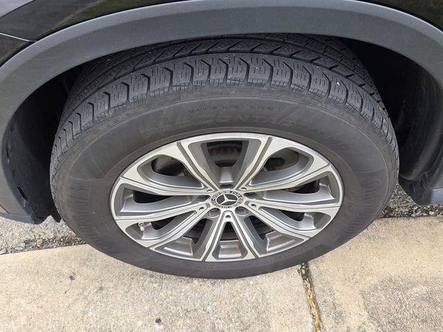 Used 2024 Mercedes-Benz GLC 300 image 9