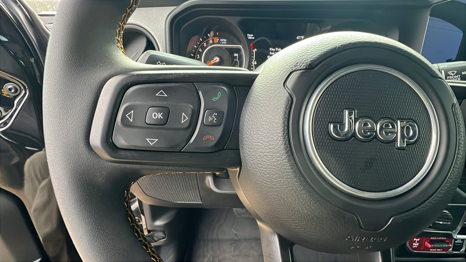 Used 2024 Jeep Gladiator Sport image 27