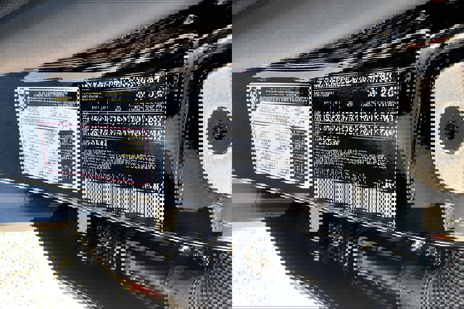 Used 2025 Mercedes-Benz GLC 300 4MATIC image 37