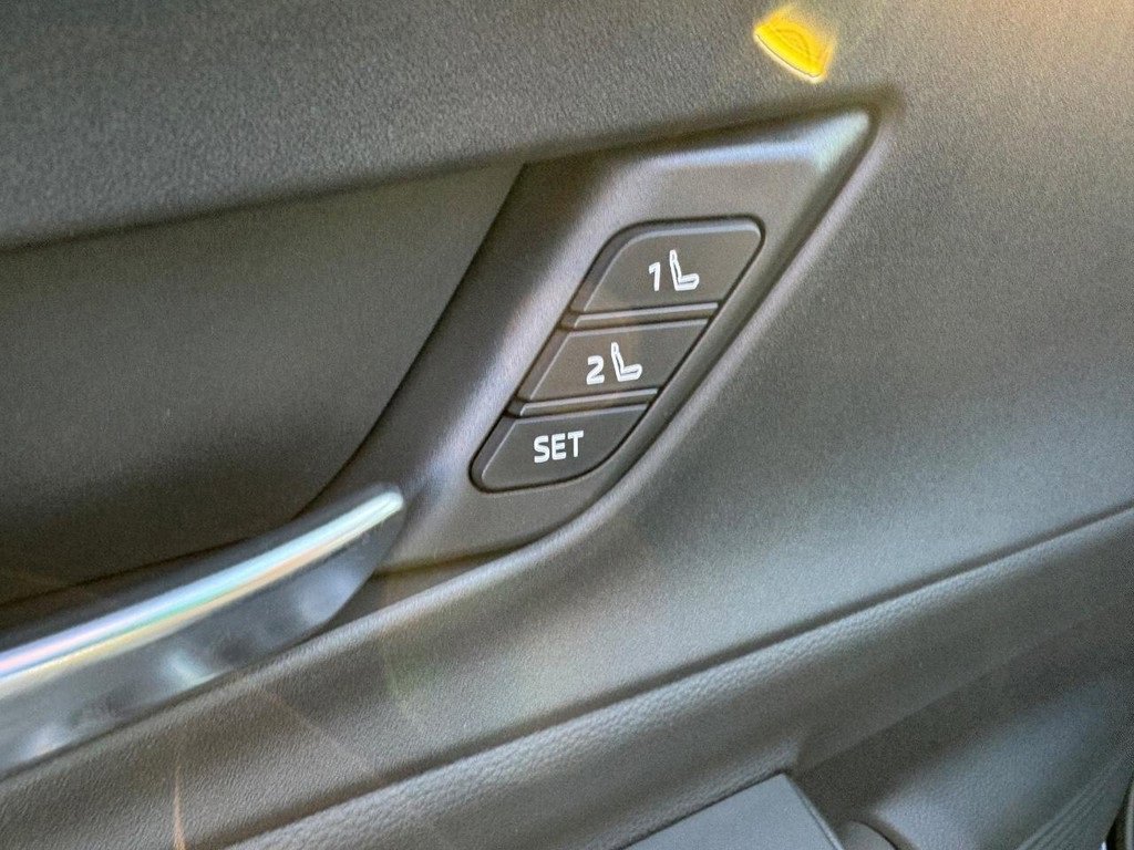 New 2025 Toyota Prius Plug-In Hybrid image 14