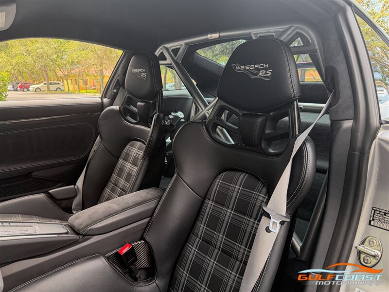 Used 2019 Porsche 911 GT3 RS w/ Weissach Package RWD image 23
