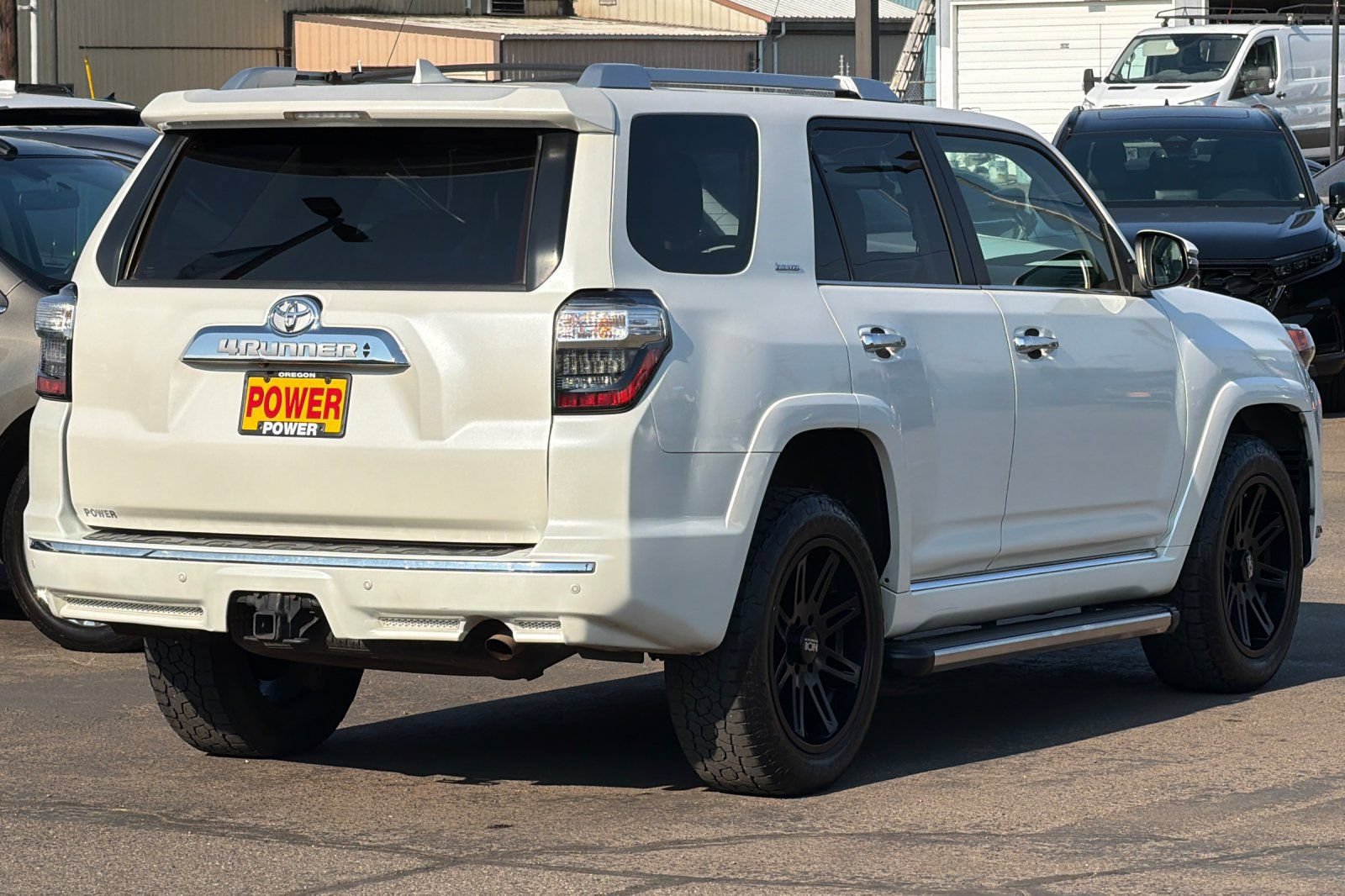 Used 2016 Toyota 4Runner Limited AWD/4WD image 3