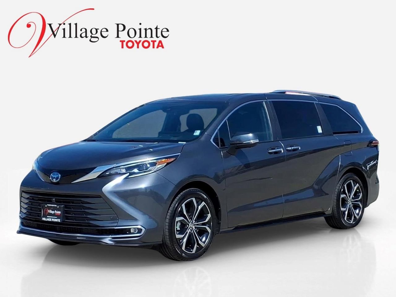 Used 2025 Toyota Sienna Platinum FWD image 1