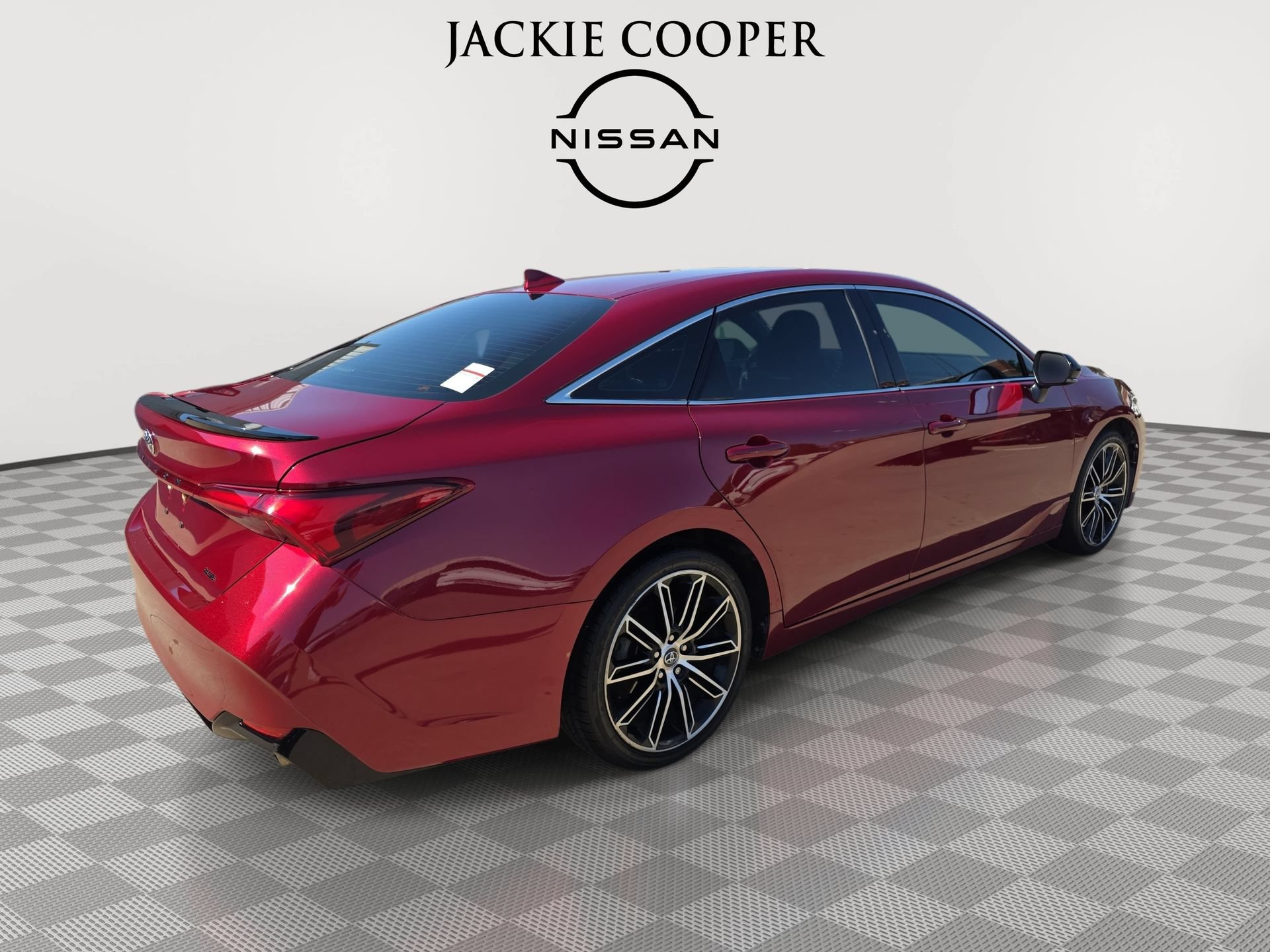 Used 2020 Toyota Avalon XSE FWD image 5