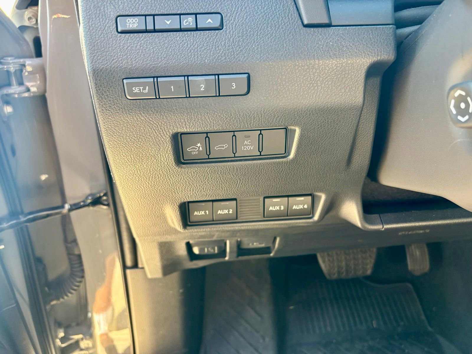 Used 2025 Lexus GX 550 AWD/4WD image 16