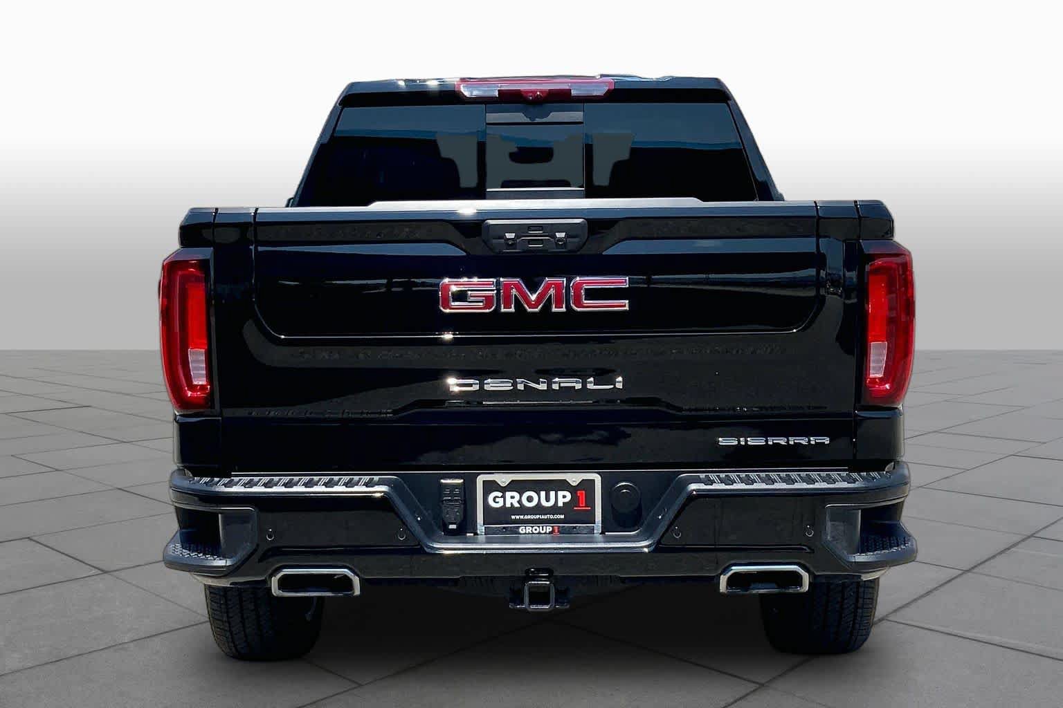 Used 2024 GMC Sierra 1500 Denali w/ Denali Reserve Package AWD/4WD image 5