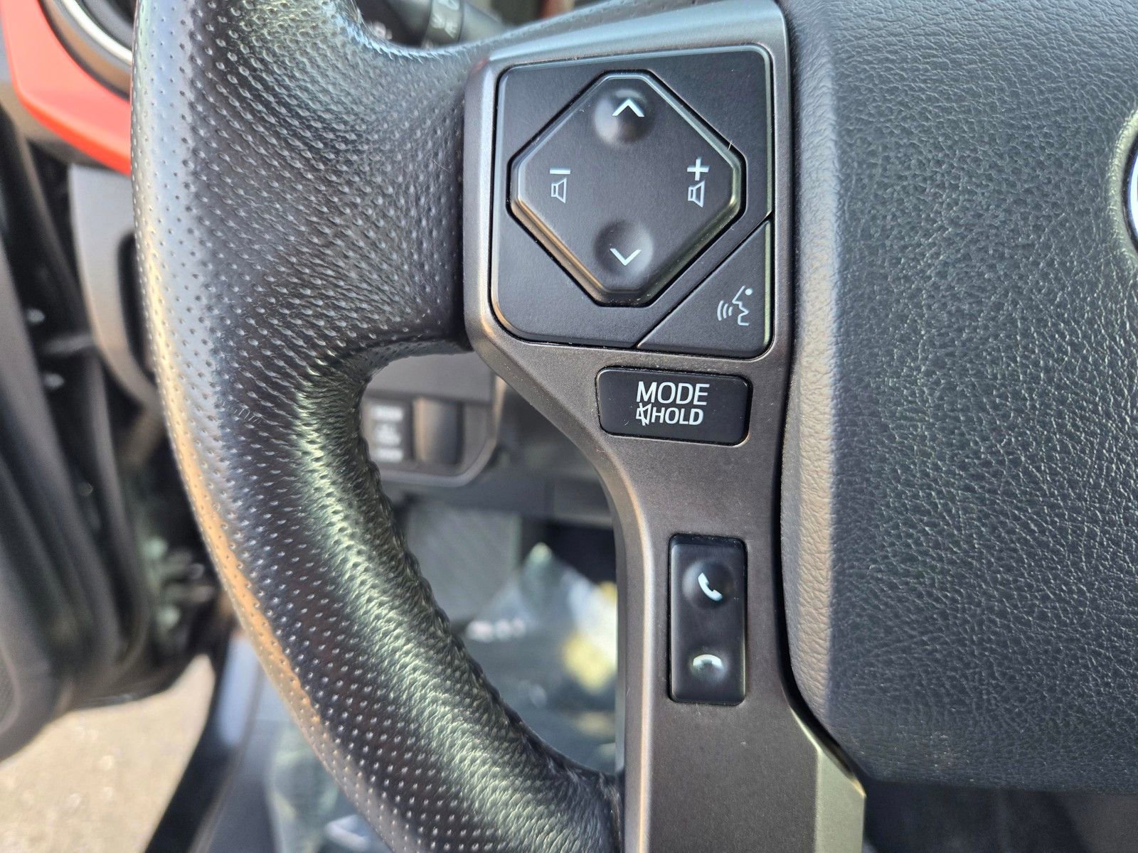 Used 2020 Toyota Tacoma TRD Off-Road image 17