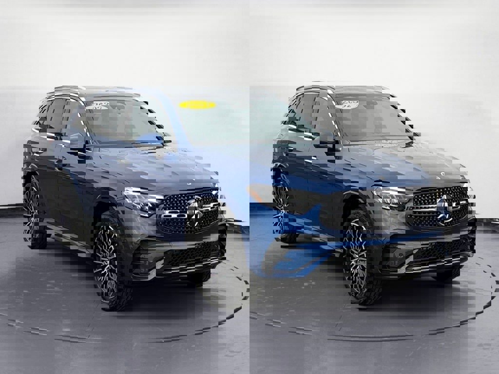 Used 2025 Mercedes-Benz GLC 350e 4MATIC image 12