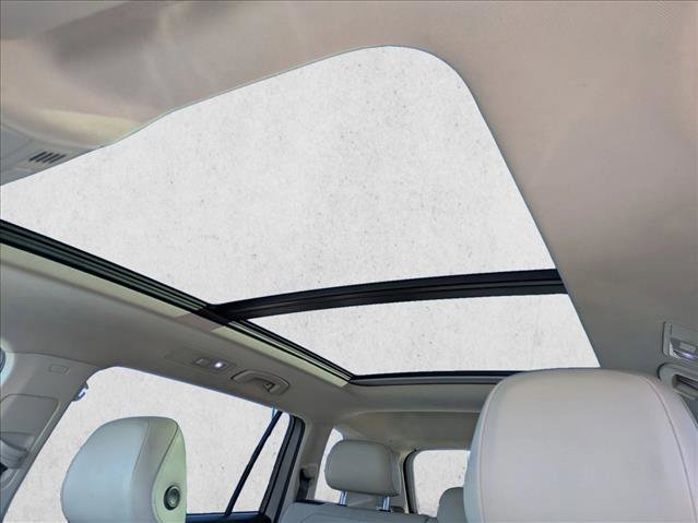 Used 2019 Volkswagen Tiguan SEL image 16