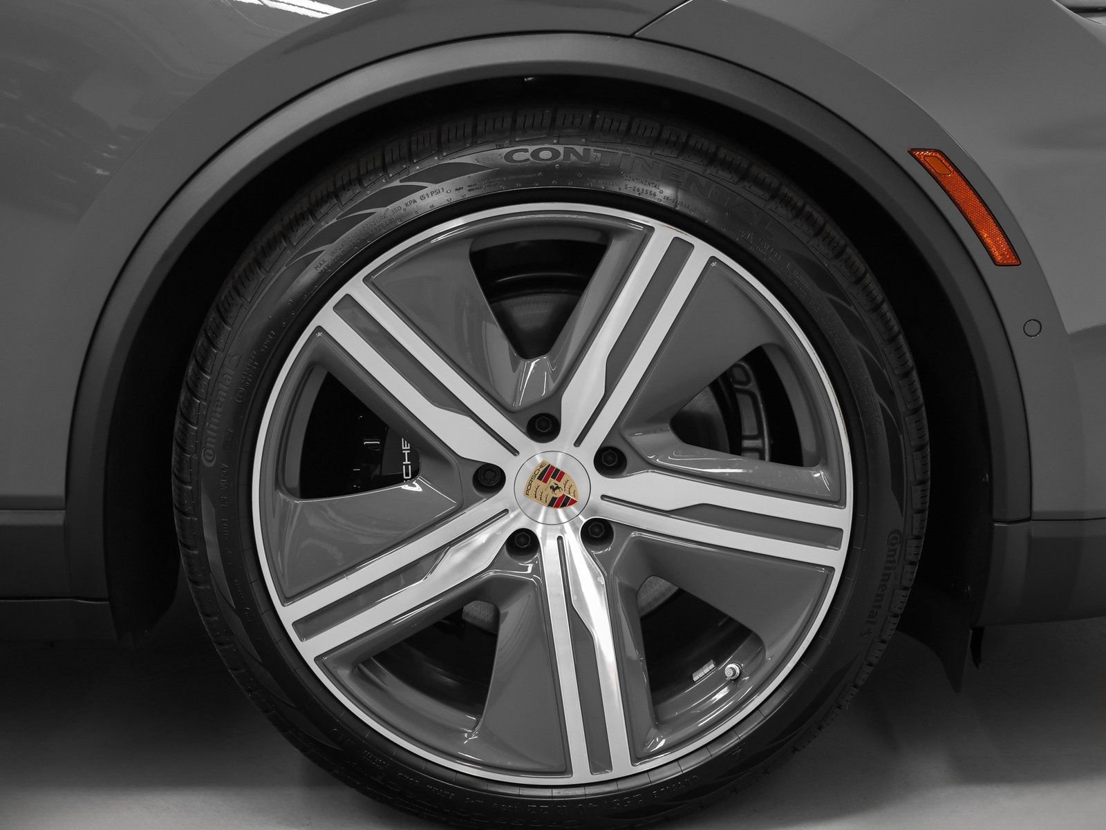 New 2025 Porsche Macan 4S Electric image 17