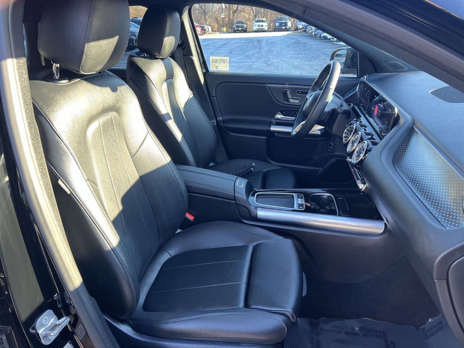 Used 2025 Mercedes-Benz GLA 250 4MATIC image 25