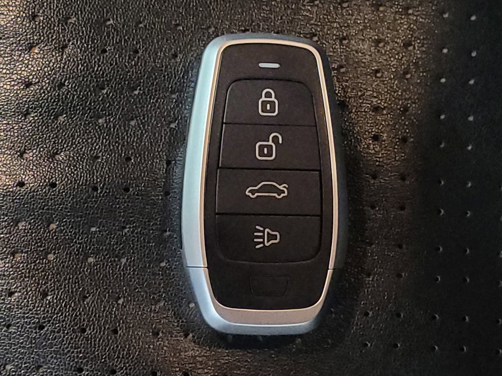 Used 2019 Chevrolet Sonic Premier FWD image 32