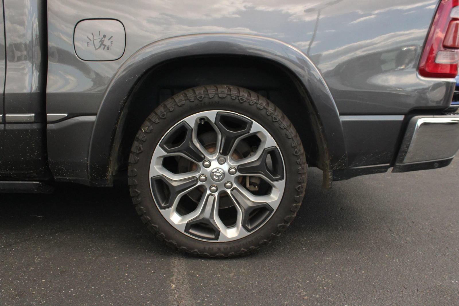 Used 2019 RAM 1500 Limited AWD/4WD image 4