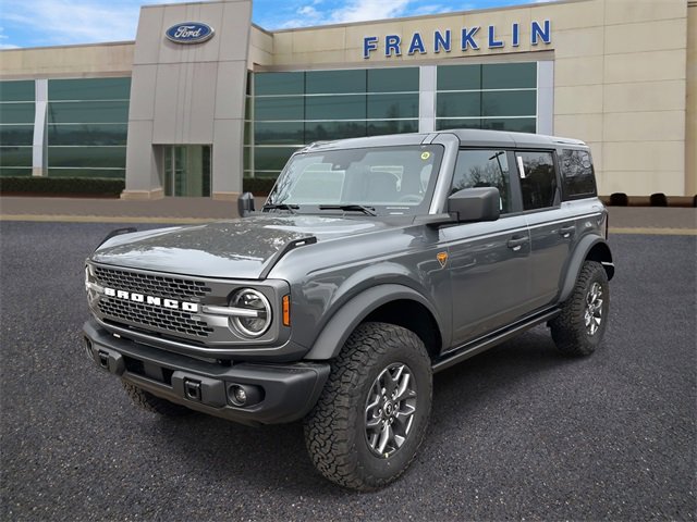 New 2025 Ford Bronco Badlands image 3