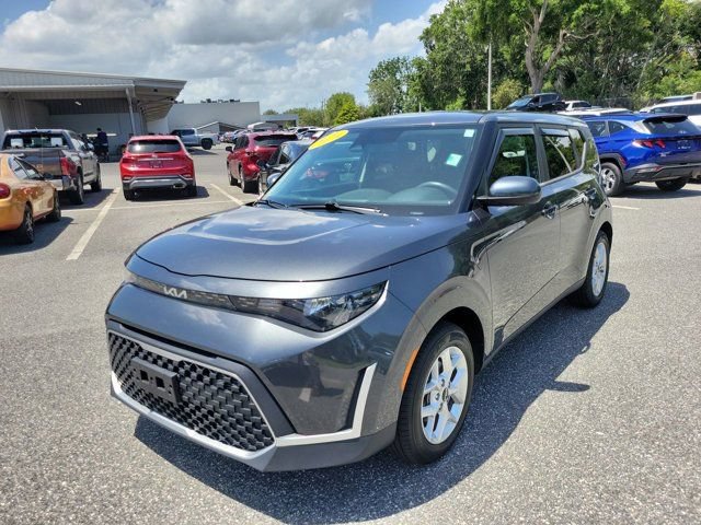Used 2024 Kia Soul LX w/ Option Group 015 FWD image 14