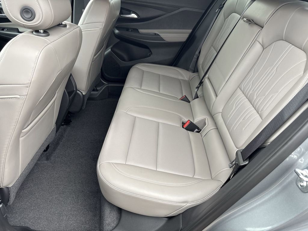 Used 2025 Buick Envista Avenir image 25