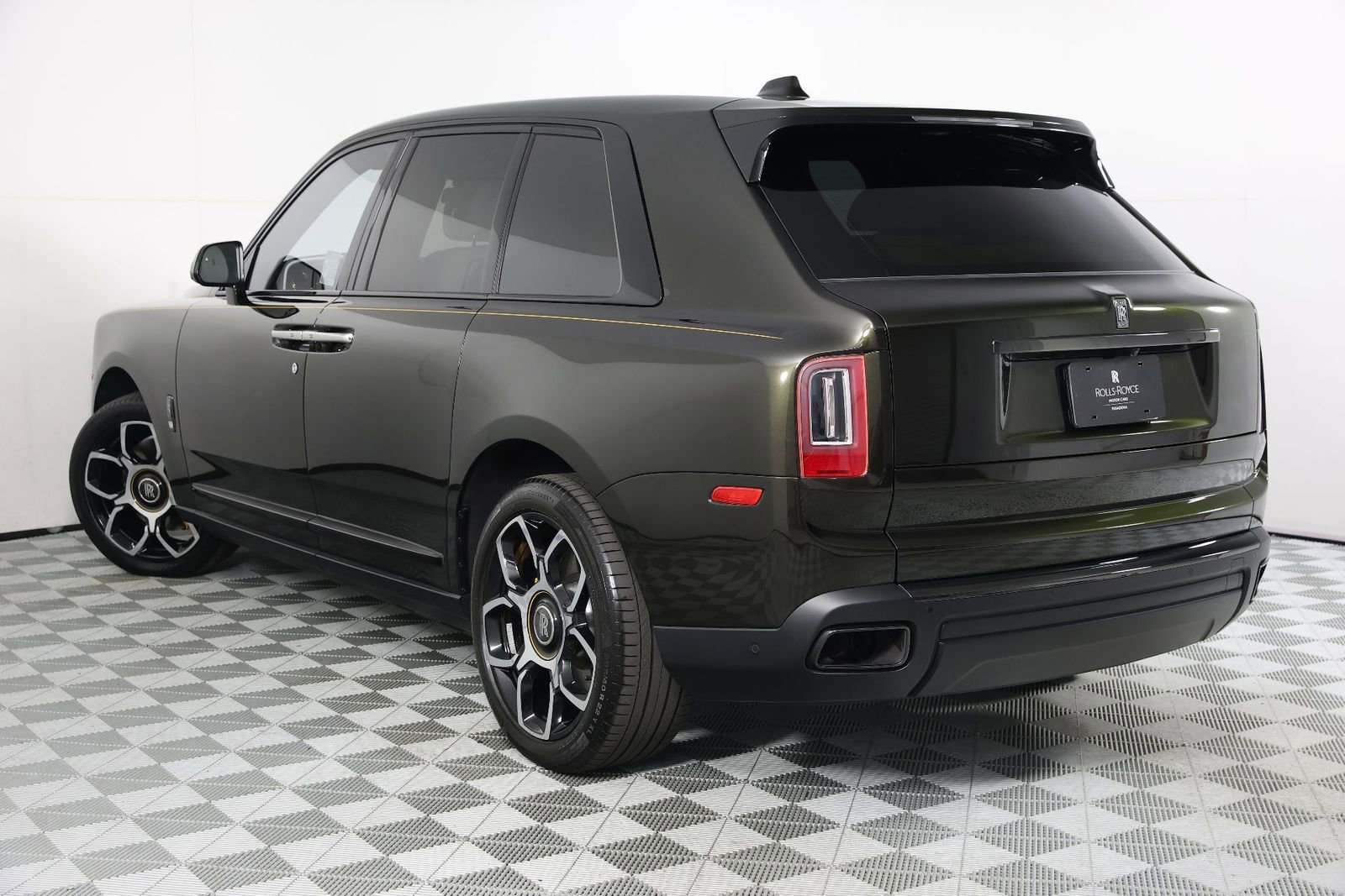 Certified 2023 Rolls-Royce Cullinan Black Badge w/ Driver's Package image 3