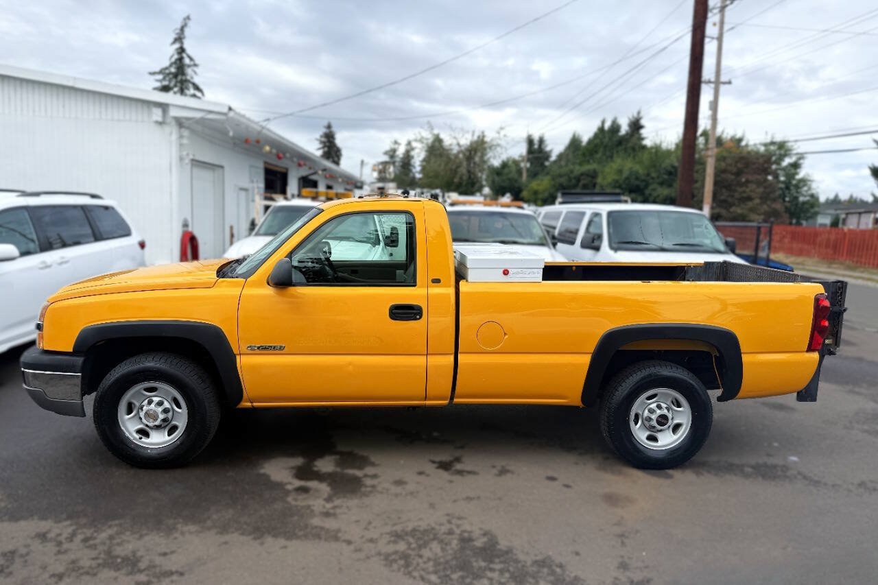 Used 2003 Chevrolet Silverado 2500 W/T RWD image 2