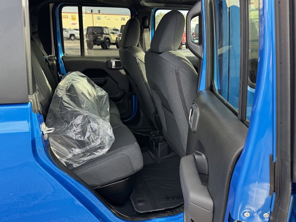 New 2025 Jeep Gladiator Sport image 11